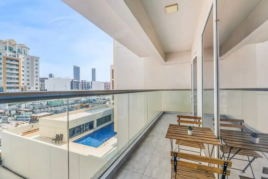 Waves - Spacious Apt With Balcony & Pool Dubai 0*,  United Arab Emirates