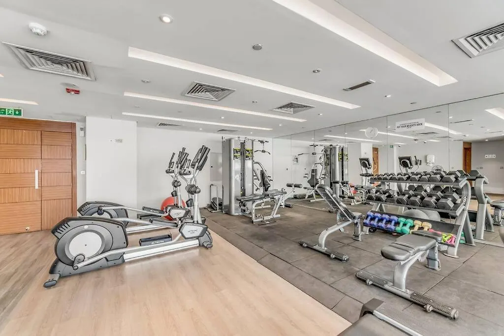 Waves - Spacious Apt With Balcony & Pool Dubai 0*,