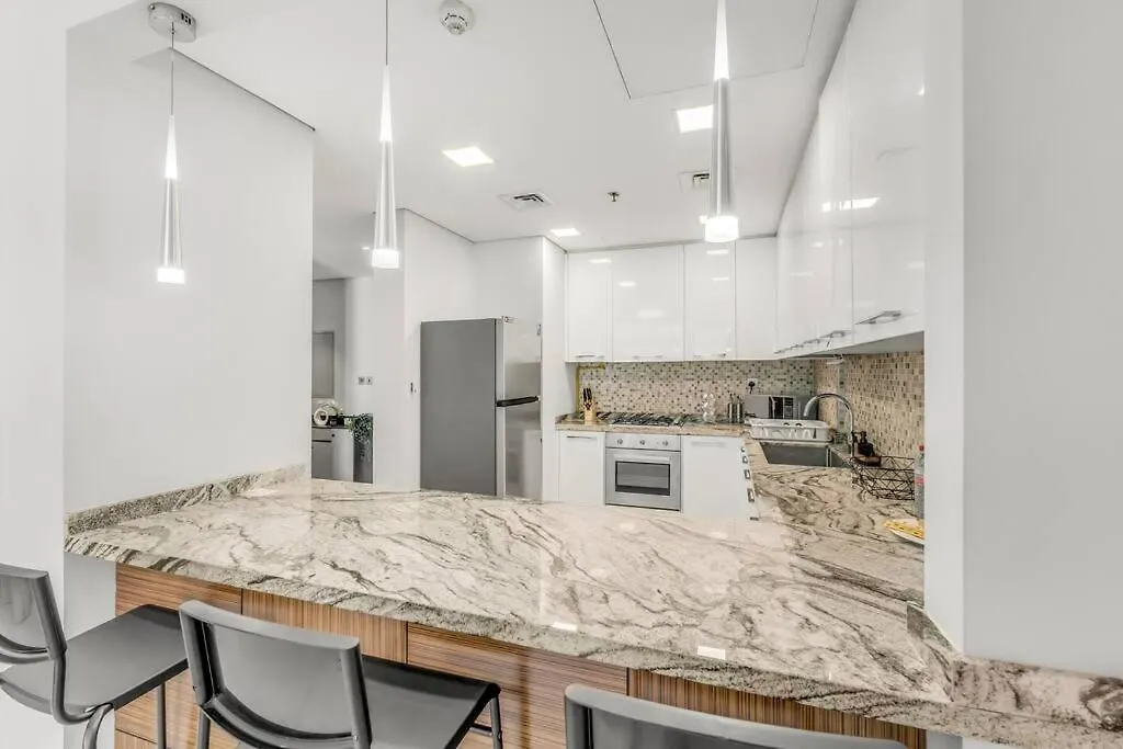 Waves - Spacious Apt With Balcony & Pool Dubai 0*,  Birleşik Arap Emirlikleri
